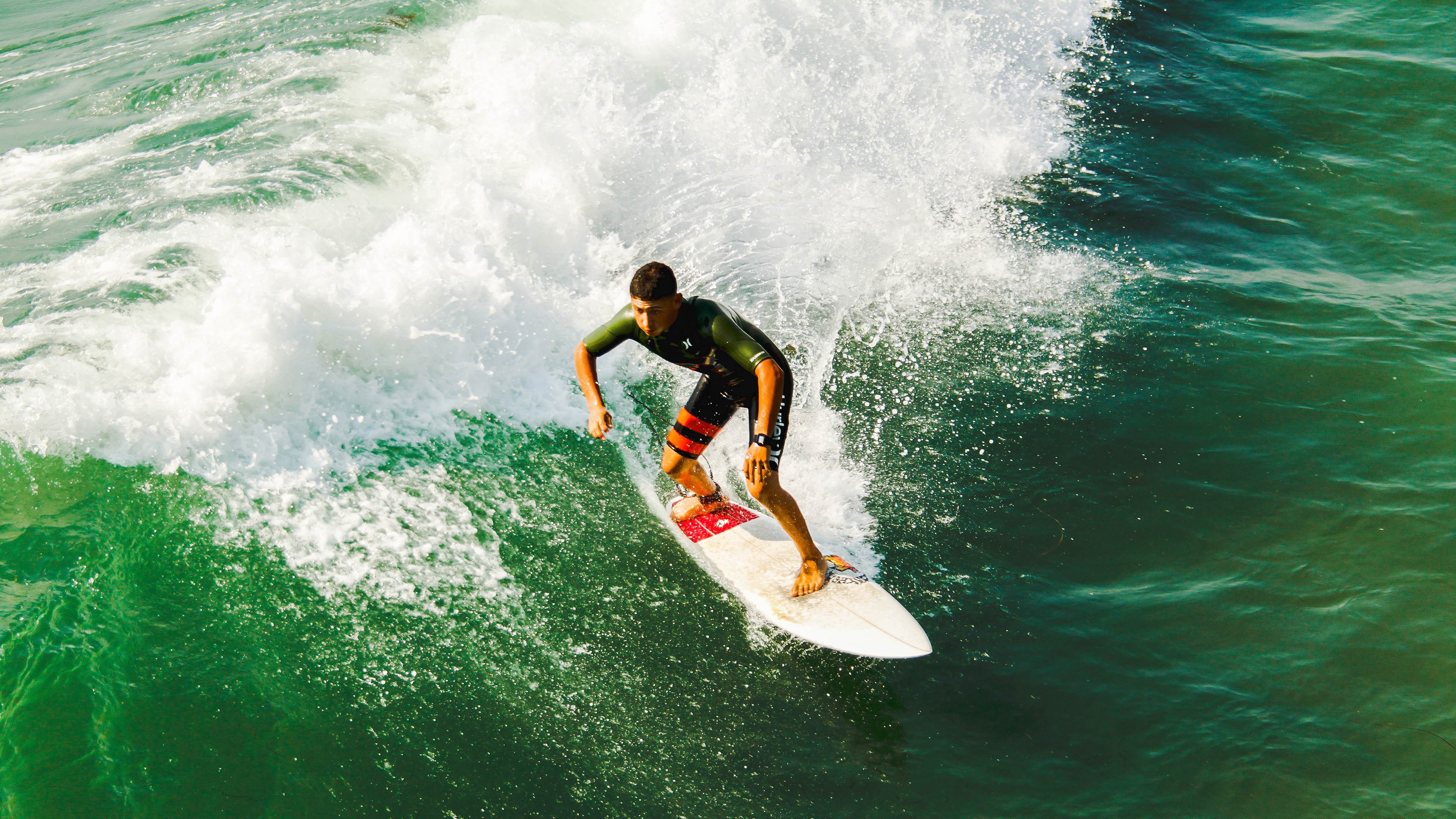 仰泳大战美队领先毫厘之间，仰泳比赛视频欣赏